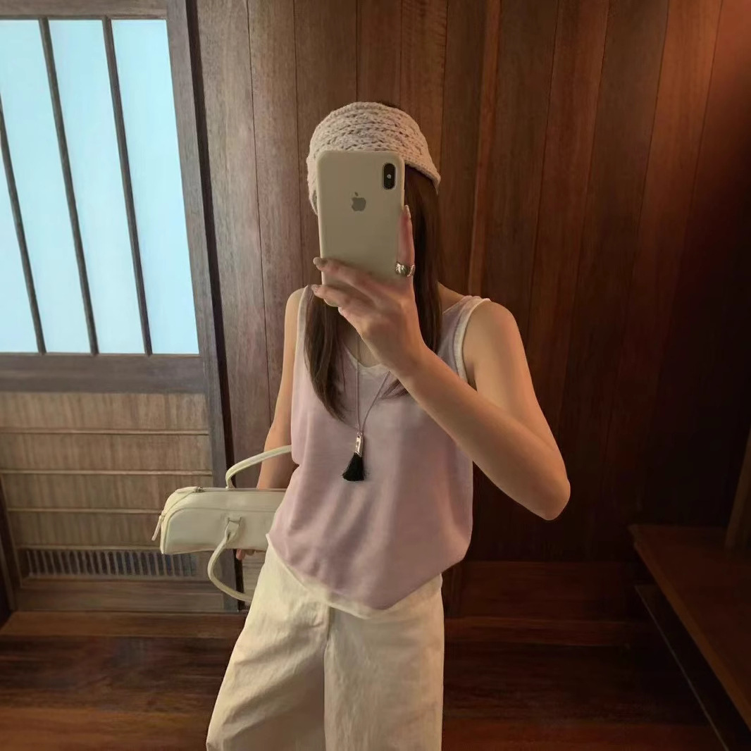Knitted spring vest sleevless