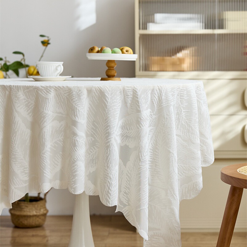 Gentle vintage lace tablecloth for a cozy dining atmosphere, versatile for home coffee tables and dining tables, high aesthetic value round table cover