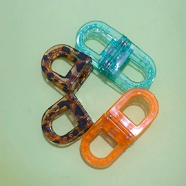 牙刷套;发夹;其他居家日用