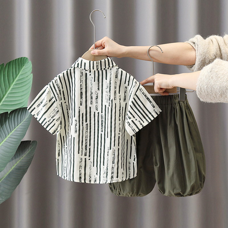 7881 traje de camisa a rayas para niños 2025 verano nuevo estilo bebé camisa de manga corta verano para niños traje de tres piezas de moda