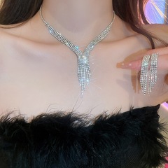 Luxury and light V-shaped tassel necklace earrings set with rhinestones European and American fashion temperament water crystal necklace earrings jewelry for women 