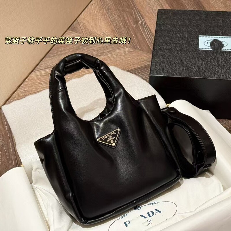 P Home 25 New Cloud Vegetable Basket Cowhide Fashion Light Luxury Women's Bag Retro Cross-Border Women's Bag Wholesale