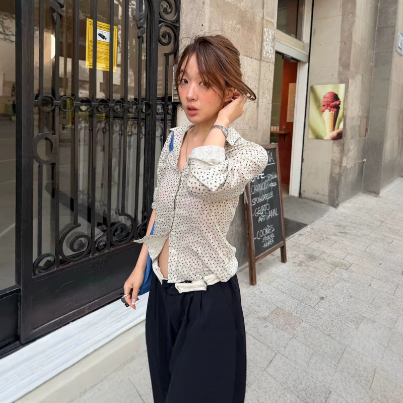Now available: Korean designer fle*ta floral shirt, Korean-style women's clothing, slim-fit, casual cardigan jacket