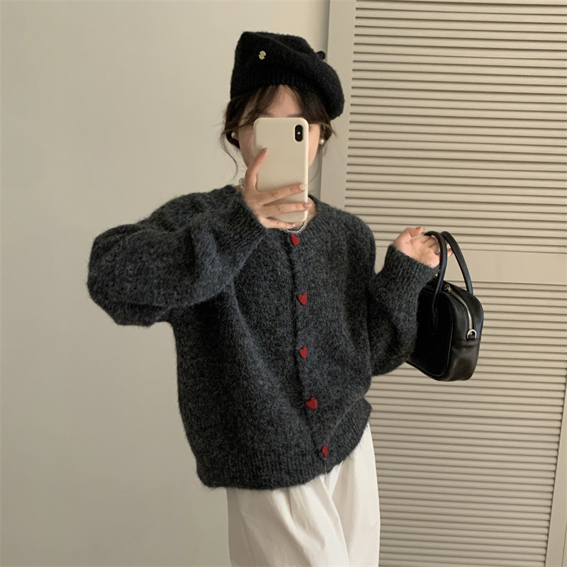 24 invierno Puyuan coreano amor gris botón de punto Cardigan mujeres perezosas viento 2024 otoño invierno