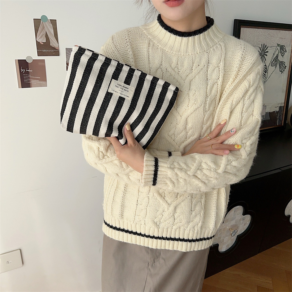 97g Weight Canvas Lining Material Zipper Closure Type / Strap Type Cosmetic Bag Bags Type Casual, Holiday Occasion Canvas Material Bag, Stripe Pattern All Seasons Season Women's Gender Streetwear Style Square Shape Medium Size Streetwear Bag Stripe Canvas Square Makeup Bags 29