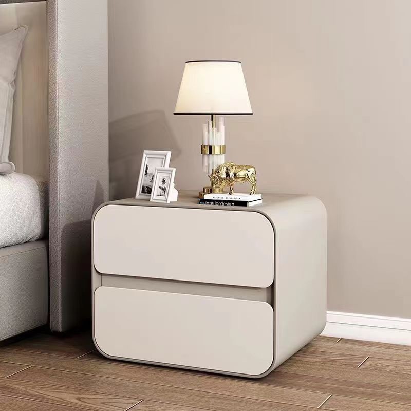 다리가 없는 크림 화이트