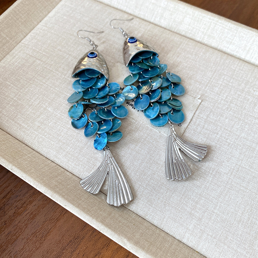 Medieval vintage concha de pez gancho de orejas frillones personalidad temperamento pendientes retro lujoso ligero de alto nivel sensación de orejas para mujeres