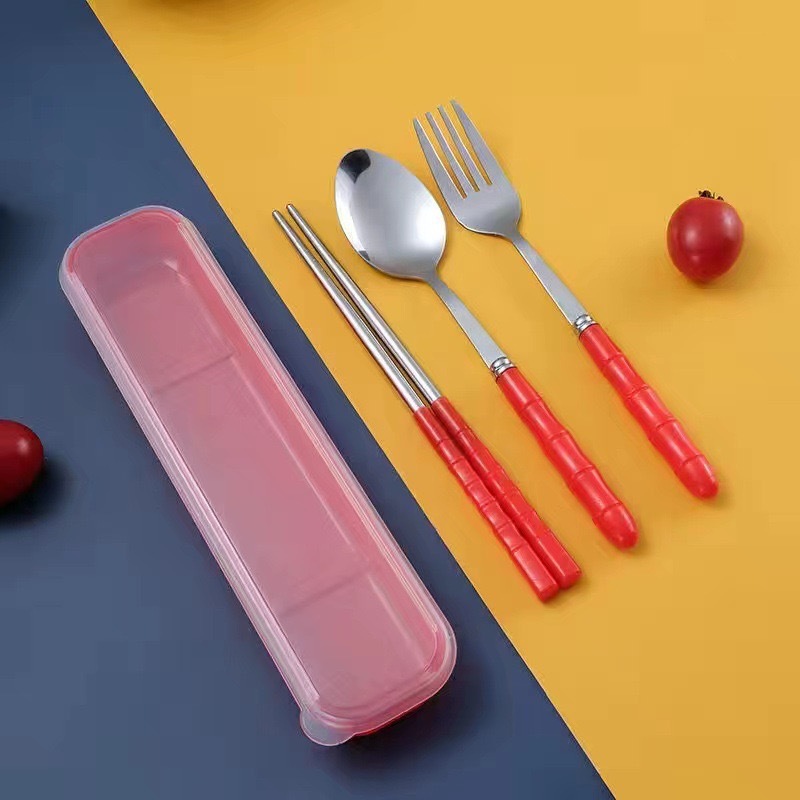 노르딕 레드 쓰리피스 슈트