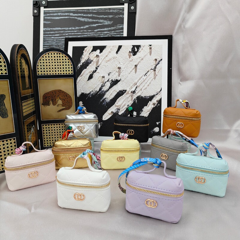 Mini Leather Lunchbox Bag Key Pouch for Women, Diamond Pattern Double C Buckle Car Keychain, Fashionable Small Bag Accessory