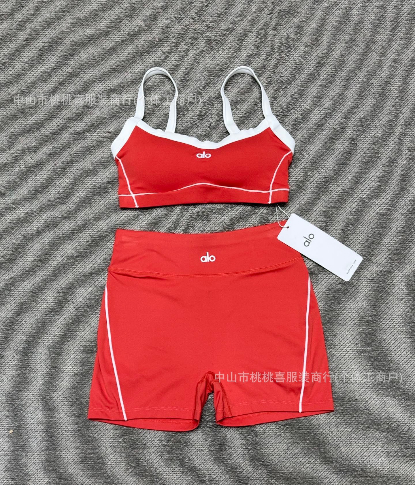 Inventario desnudo de alta elasticidad yoga conjunto de sujetadores de cintura de elevación de cadera línea de acondicionamiento de forma pantalones cortos de ejercicio al aire libre para mujeres