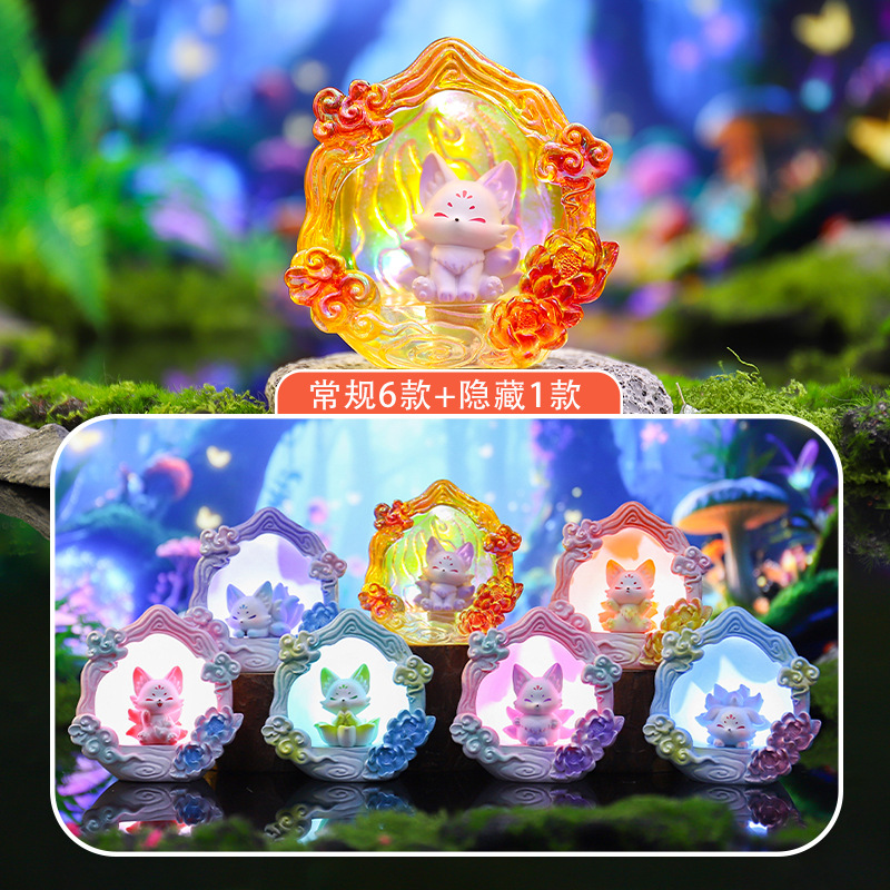 麦門の豚のブタの子供のブラインドの箱は無邪気でかわいいカピバラの子供の手でテーブルの装飾の子供のおもちゃの贈り物をします。