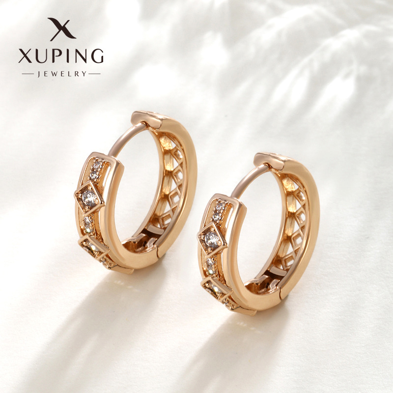 Pendientes de aro redondos con diamantes geométricos cuadrados Xuping, lujo ligero, sensación de alta gama, pendientes de moda nicho para otoño e invierno para mujer.