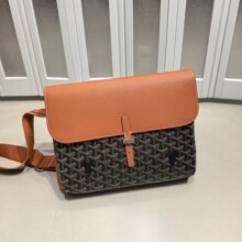 狗牙新款小众设计男女简约邮差包斜挎包狗牙翻盖单肩包信封收纳包