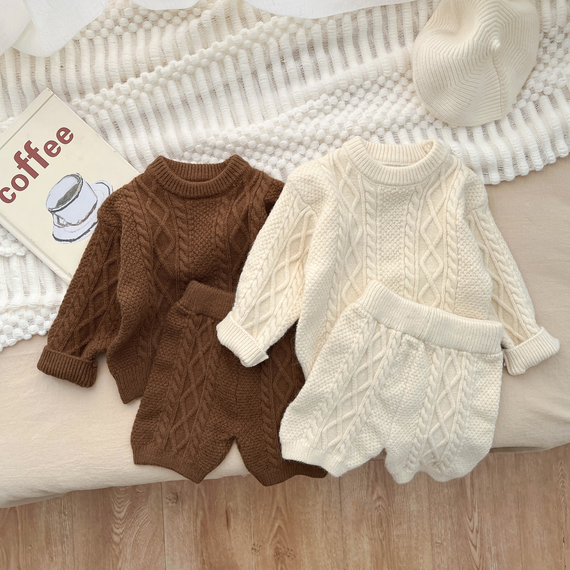 Ropa de estilo coreano para niños Otoño e Invierno estilo occidental nuevas chicas retro elegante moda color sólido suéter de punto pantalones de lana traje de moda