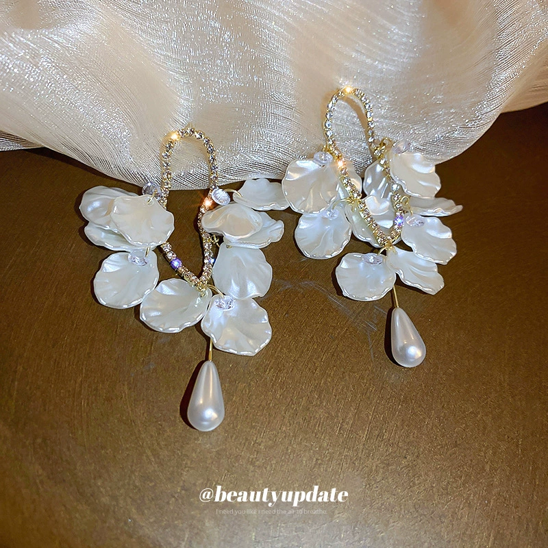 Серебряная игла из жемчуга, модные серьги в цветочном стиле, светлая роскошь, тренд сезона, стиль высшего качества, оптовая продажа