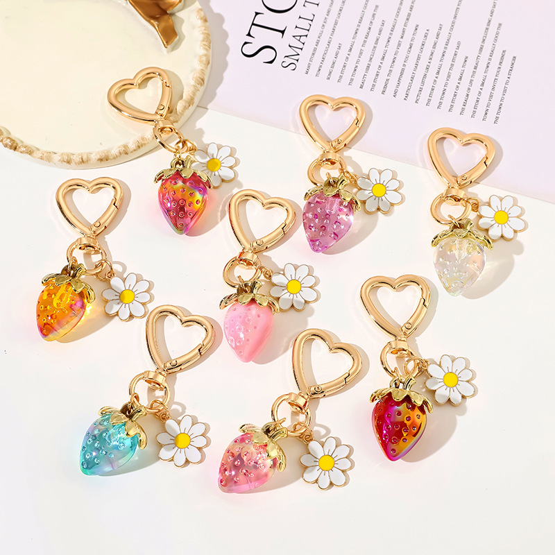 Personalidad encantadora corazón de niña dulce de fresa llavero en forma de corazón en línea popularidad femenina nueva bolso creativo llave joyería colgante