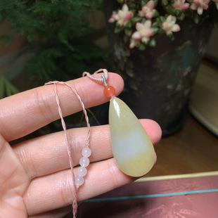 Hetian jade sugar jade safe card, warm and delicate, simple and exquisite, wear in peace! Dimensions