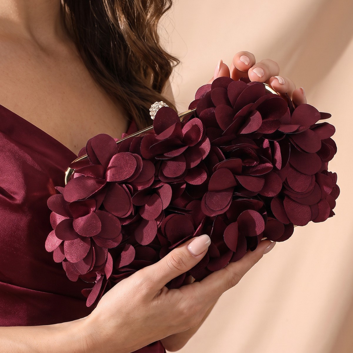 New burgundy three-dimensional evening clutch bag, elegant lady's banquet clutch, cheongsam dress bag, black stylish petal bag for women