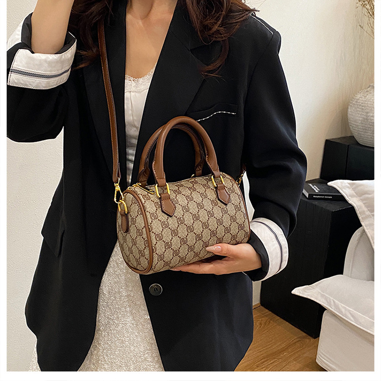 Neue Boston Pillow Bag für Damen, klassischer Stil, florale Einzelschulter-Handtasche für Senioren, weiches Leder, kleine quadratische Tasche für den täglichen Gebrauch. – Detail 13
