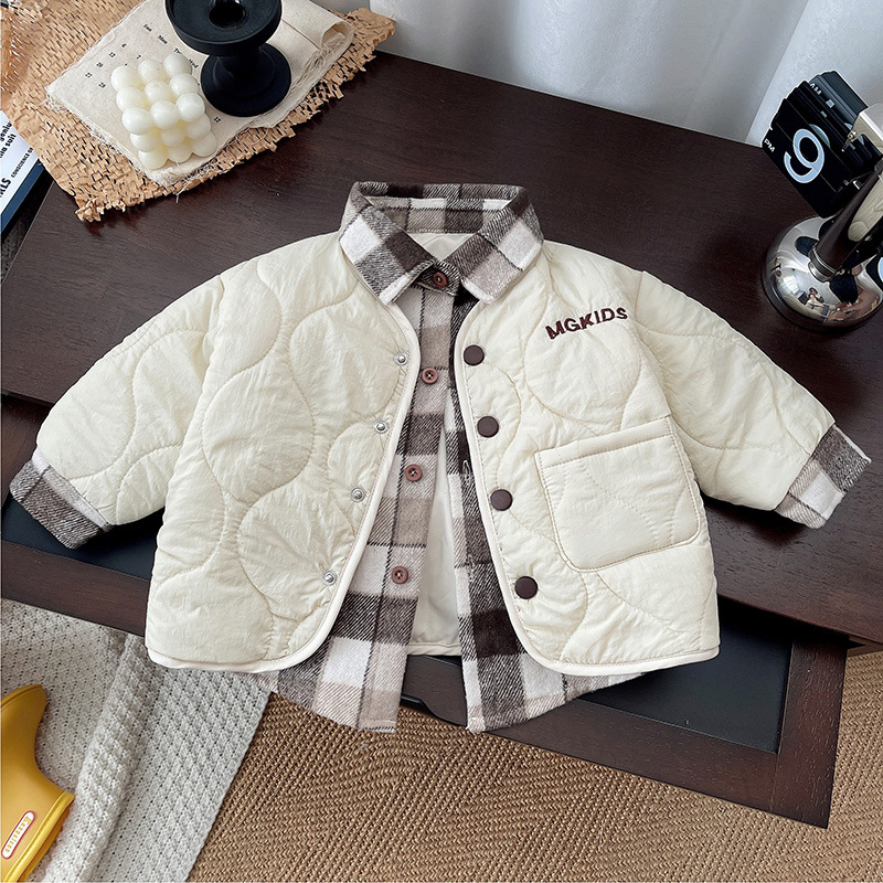 Capa de algodón para niños 2024 invierno nuevo abrigo de algodón para niños niños pequeños niños delgados falsos dos piezas de ropa de algodón de moda