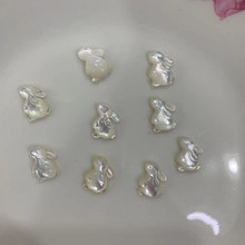 白蝶贝雕刻兔子10X12MM乖乖兔吊片DIY银饰配件耳饰发簪