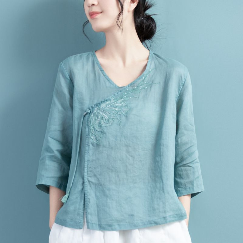 エスニックスタイルの春夏の新しい刺繍入りコットンとリネンのシャツ女性の中国風のレトロな斜めの襟文学カジュアルルーズトップ|undefined