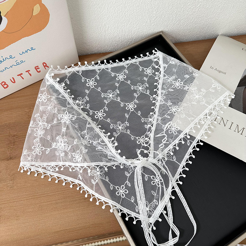 Pañuelo triangular de encaje para mujer Pañuelo francés de verano fino Pañuelo de seda Baotou Decoración retro Estilo pastoral Fotografía primavera