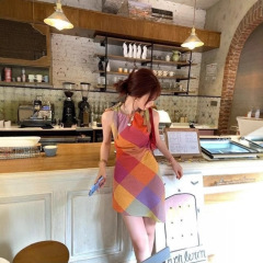 カラーの紋様は色のワンピースにぶつかります。女性の夏のデザイン感は小さいです。