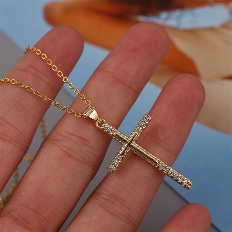 Simple Copper Inlaid Zirconium Cross Necklace Wholesale Nihaojewelry display picture 4