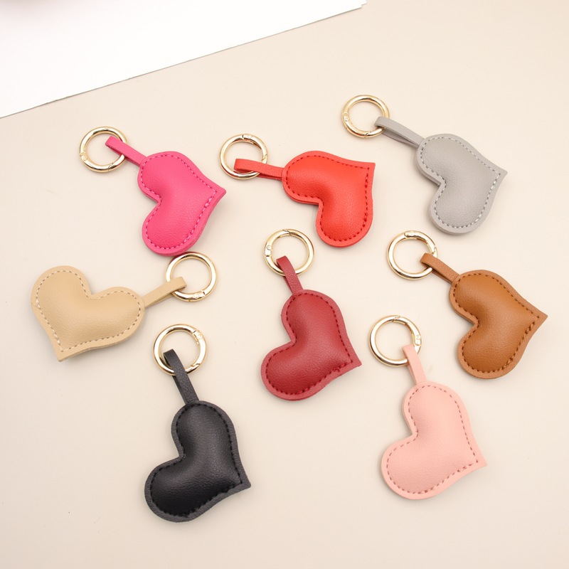 Heart-Shaped Cotton-Filled Leather Keychain, Simple and Versatile Clothing Accessory, Leather Heart Phone Case Accessory, Bag Charm Heart-Shaped Cotton-Filled Leather Keychain, Simple and Versatile Clothing Accessory, Leather Heart Phone Case Accessory, Bag Charm