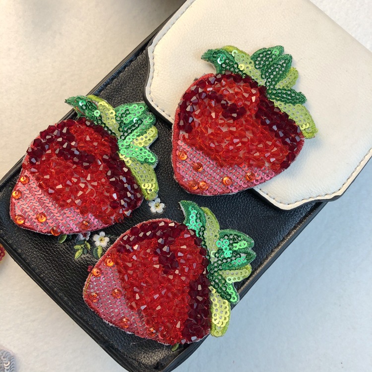 手工钉珠小花布贴家纺重工草莓补丁T恤蕾丝刺绣贴花童装辅料珠片