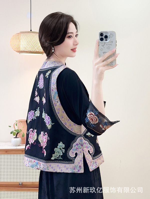 民族风复古圆领盘扣马甲女2025新款文艺时尚刺绣缎面宽松背心上衣|undefined