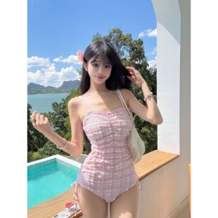 �¿��B�w������ɫ���ӿɐ���Ů�߼��б����@�ݺ��u�ȼٜ�ȪӾ��Ů