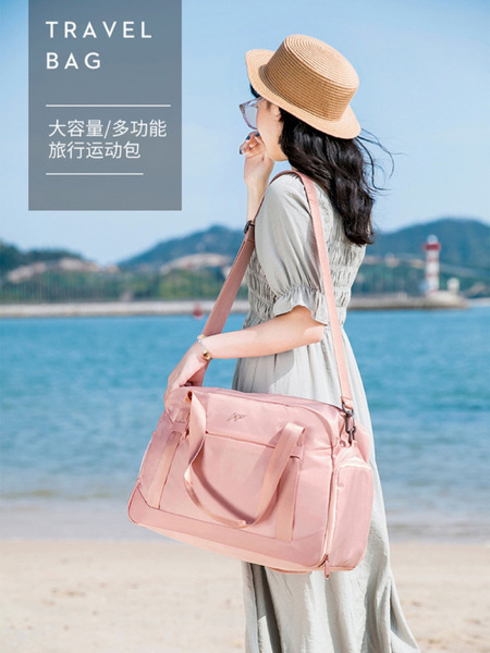 Shoulder bag for swimming wet and dry separation