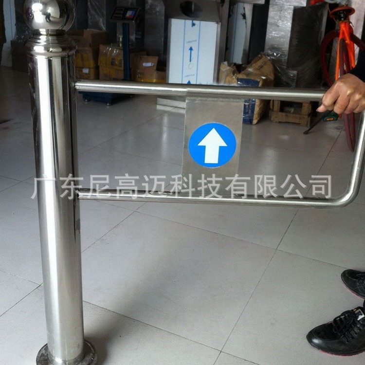 超市手推单向不锈钢摆闸 商店进出口通道柱式滚闸门 机械三辊闸机