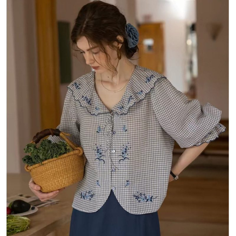 "Blue Embroidery Shadow" Craftsmanship Washed Tencel Cotton-Linen Original Design Floral Embroidery Ruffled Collar Tie-Up Shirt Top "Blue Embroidery Shadow" Craftsmanship Washed Tencel Cotton-Linen Original Design Floral Embroidery Ruffled Collar Tie-Up Shirt Top