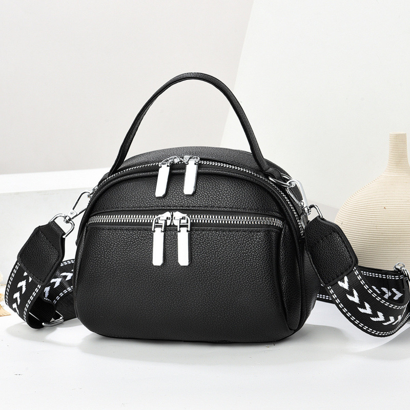 Solid color capacious small bag