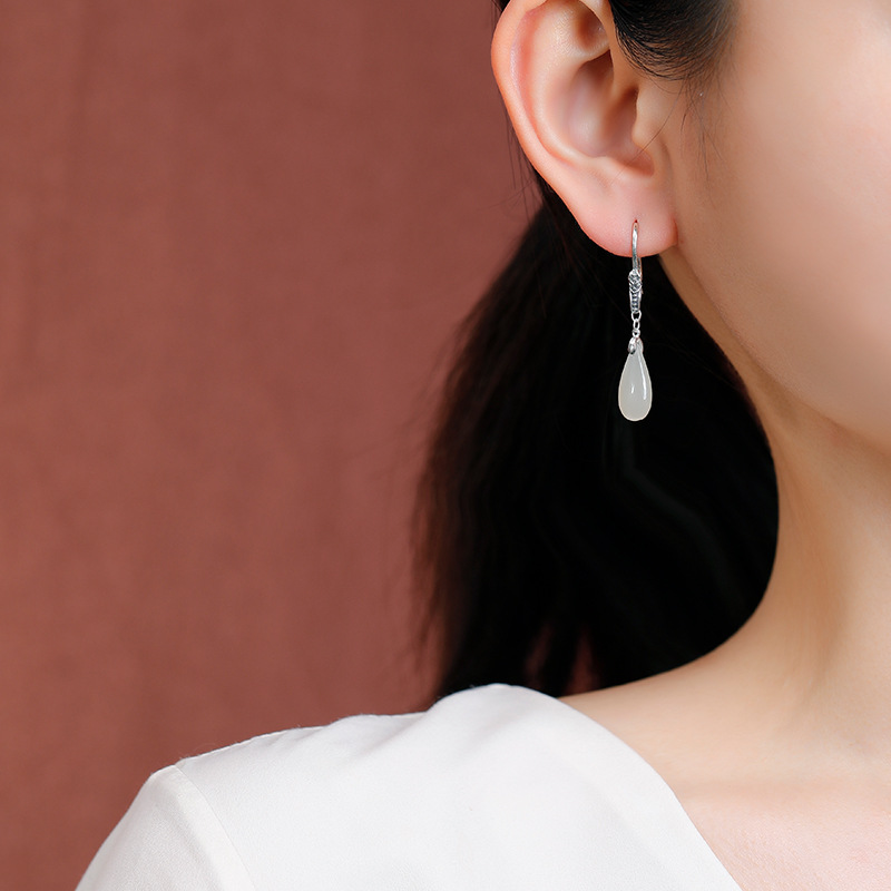 Khuyên tai móc nữ bạc S925 đính ngọc Hetian tự nhiên hình Ruyi — một cặp