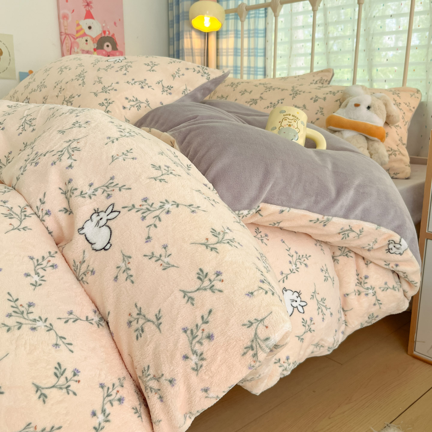Añadir una pequeña cama de lana de leche fresca de cuatro piezas de lana de coral de brida de invierno para aumentar la sopa de cama cálida cubierta de cama