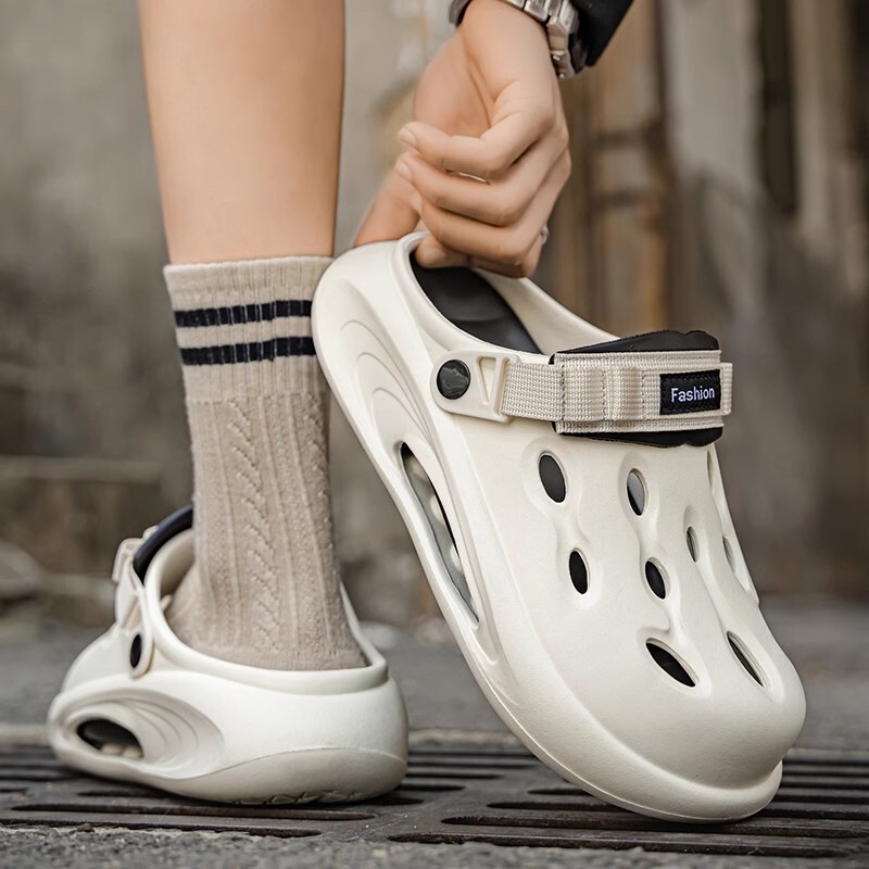Cross-border hole shoes men's summer wear excrement feeling Baotou slippers sports dual-purpose beach shoes plus size a generation of hair Cross-border hole shoes men's summer wear excrement feeling Baotou slippers sports dual-purpose beach shoes plus size a generation of hair