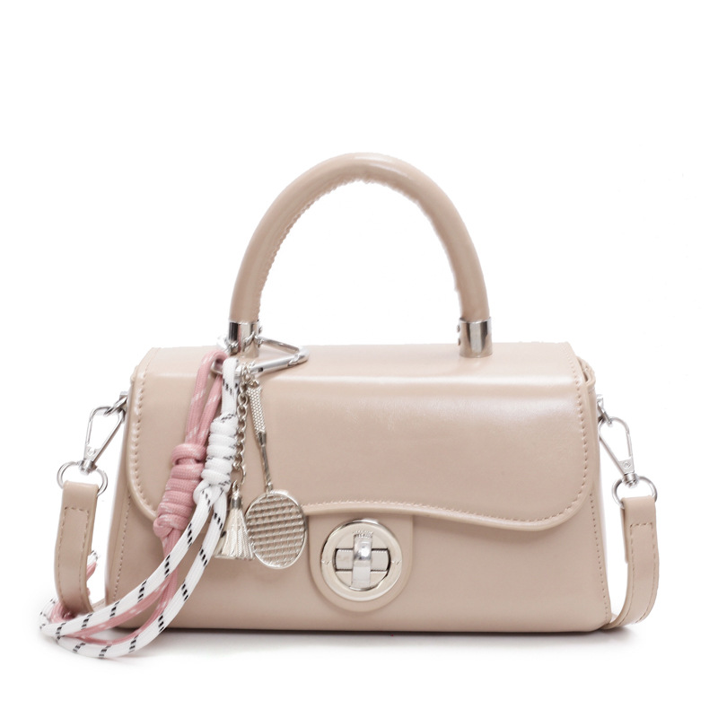 Bolsa de tendencia explosiva debajo de la axila, dama 2025, nuevo bolso cuadrado de estilo exterior, sensación de alto nivel, bolso de mochila rojo super caliente.