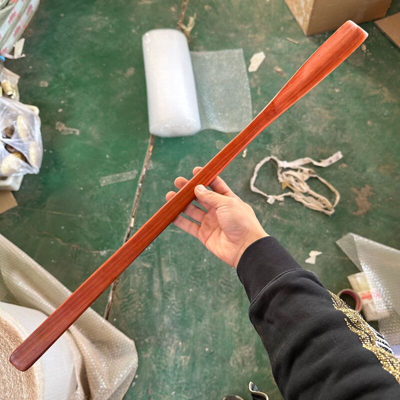 ベトナムの木造の靴は黒檀の木の長い柄を抜いて貝殻をはめ込んで靴の器の家庭用の靴を持ち上げます。|undefined