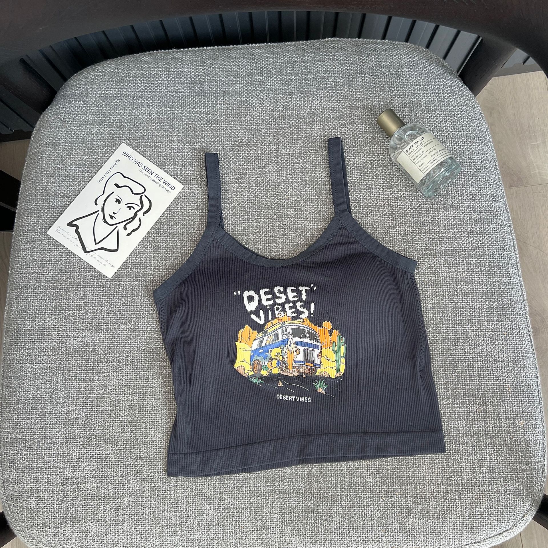 La primavera y el verano de estilo americano impreso carta bottoming camisola con almohadilla en el pecho desgaste exterior hermosa espalda chica caliente recortada superior