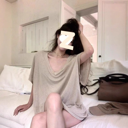 Fat MM 300 pounds extra-large summer sexy temperament V-neck dropped shoulder short-sleeve T-shirt for women loose and slimming top