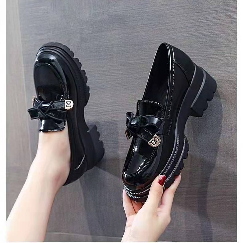 Zapatos de Lefour de primavera y otoño de 2026 nuevas tendenciasjk estilo británico con suela gruesa y suave zapatos de cuero versátiles