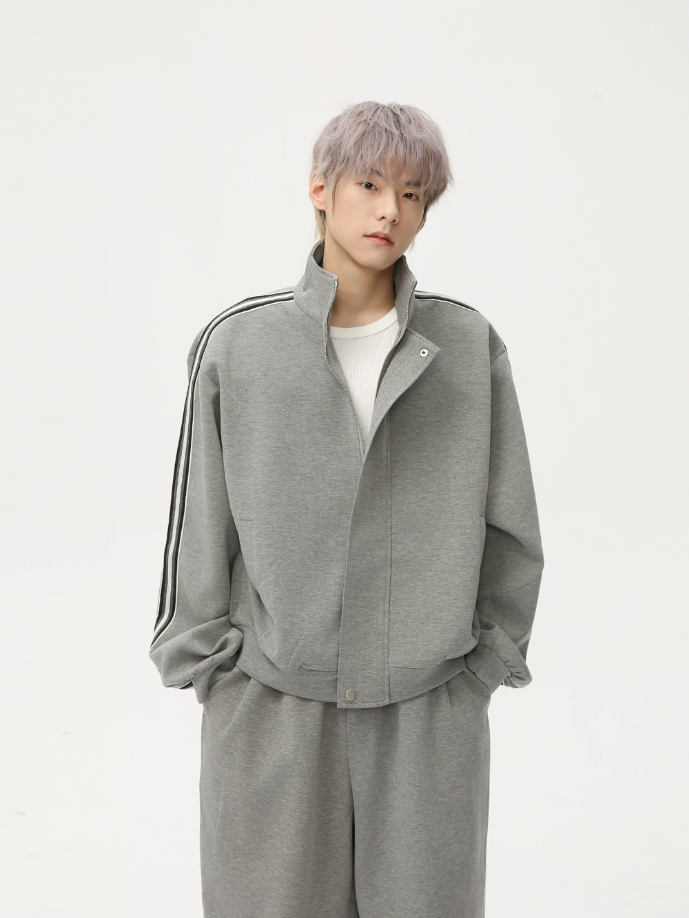 MTLCLOTHES para hombre | Nueva versión coreana de la barra lateral, diseño de contraste, cuello alto, chaqueta con cremallera, pantalones casuales