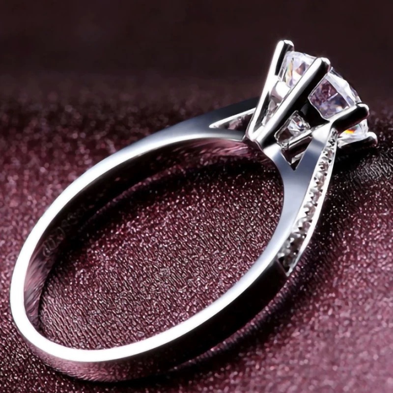 Designer Ring In Silver With Six-prong Simulated Moissanite_voghion.com