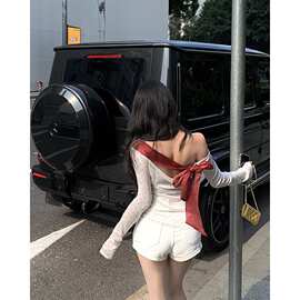 巧克少女辣妹风印花斜肩露背长袖T恤女装夏季蝴蝶结绑带薄款上衣