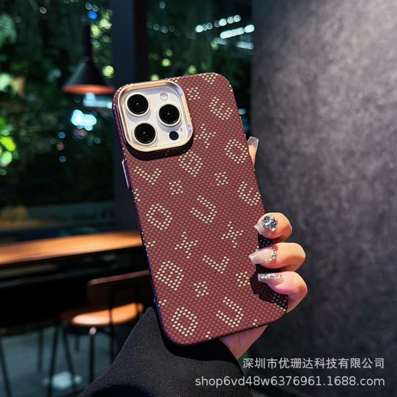 iPhone17対応 夜光カーボンファイバー柄 マグネット式スマホケース Apple16対応 クリエイティブBXU文字入り 全面保護ケース|undefined