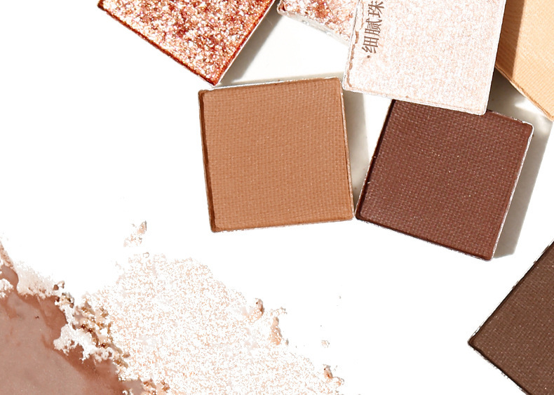 xixi Heartbeat Signal Four-color Eyeshadow, Pearlescent, matte, Sparkling, Daily Earth Tones, beginner's Eyeshadow palette Application Scenario
